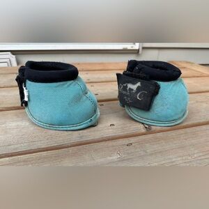 Horse Tack - Medium Professionals Choice Bell Boots